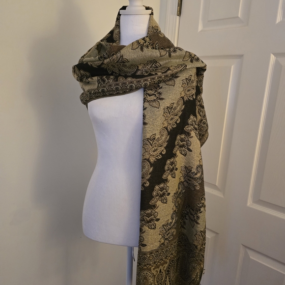 Accessory Street Elegant Floral Paisley Patterned Scarf, Metallic Gold/Brown - Picture 3 of 8